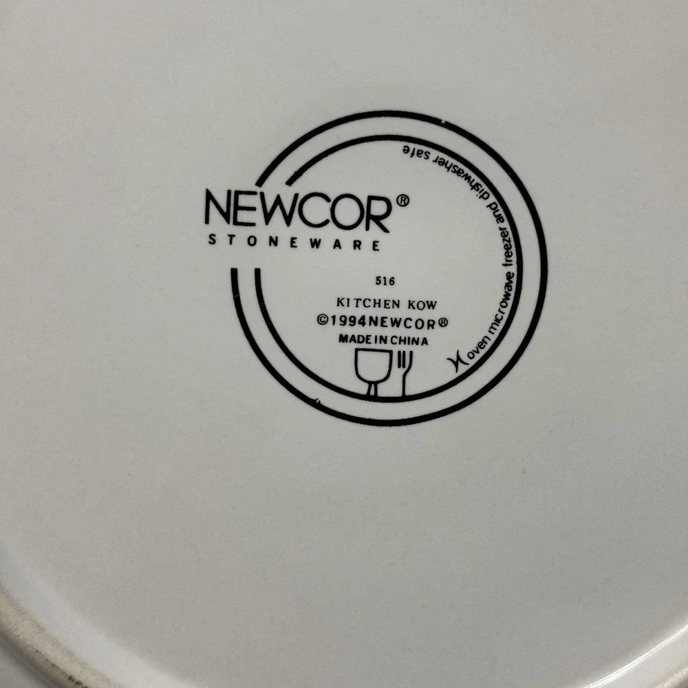 Vintage Newcor Kitchen Kow Dinner Plates Set 4 Farm Cow Chicken 11